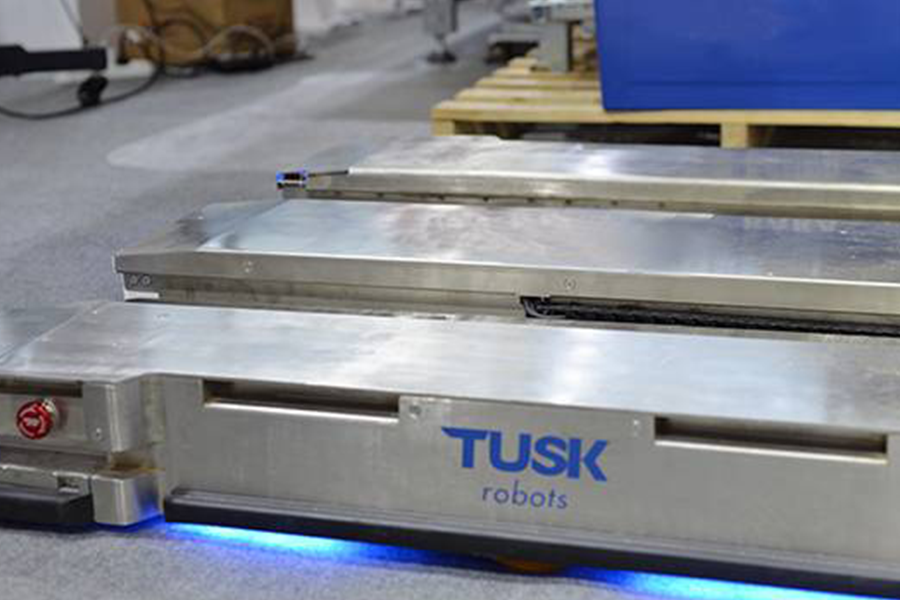 Tuskrobots—高洁净度医药行业自动化解决方案